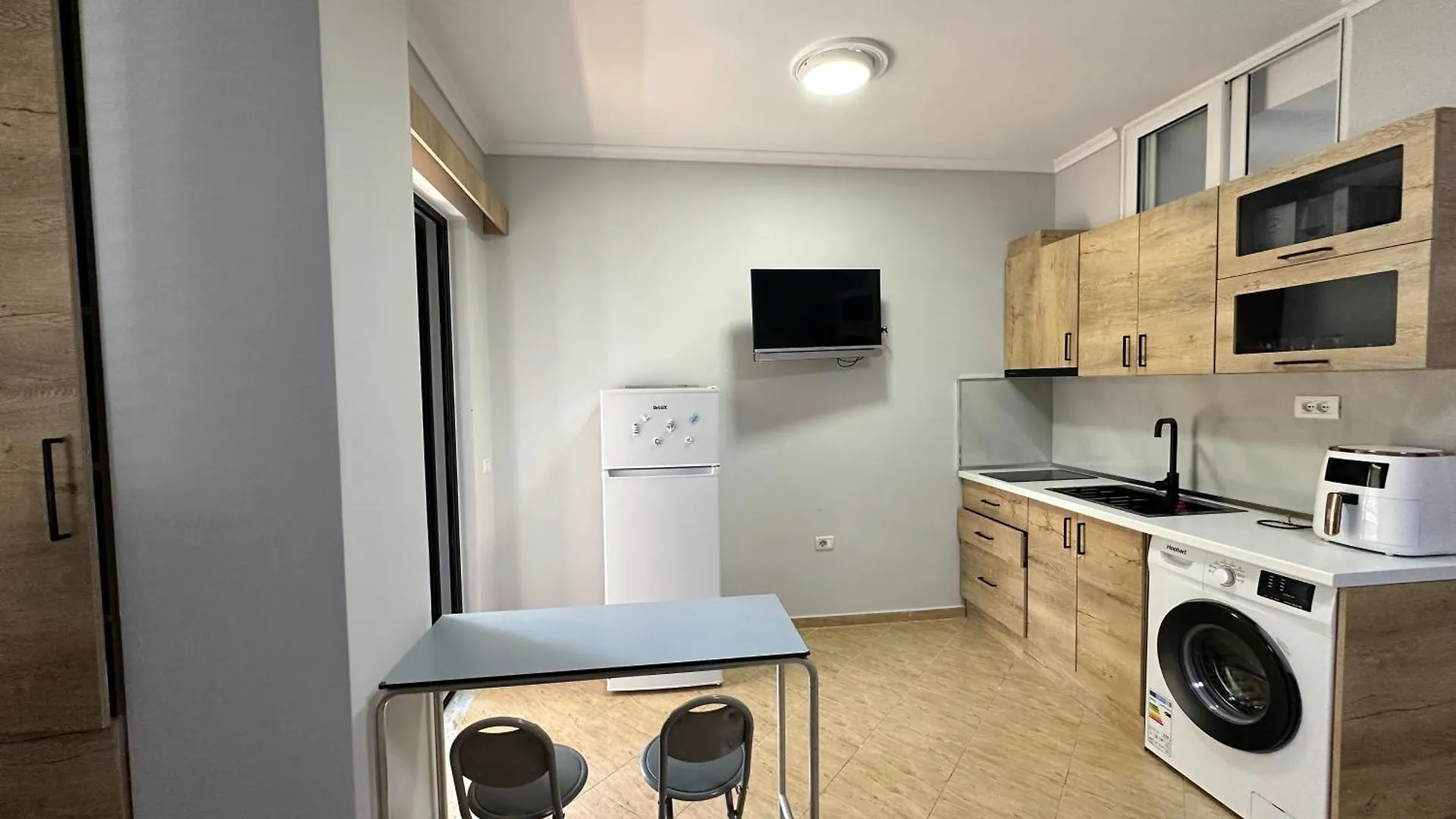 Apartment Roses Place Golem